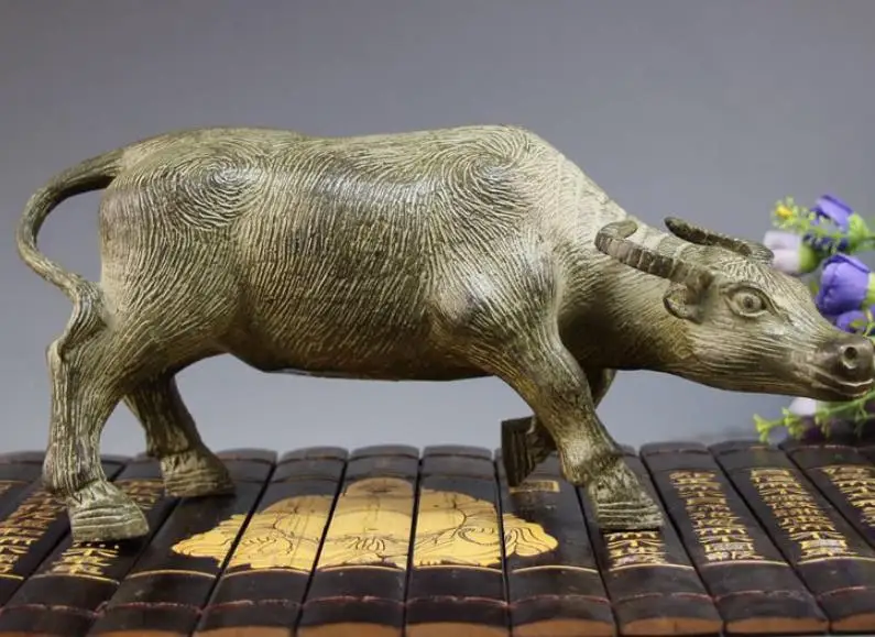 

Antique QingDynasty Bronze cow statue/ sculpture, Home Decoration,best collection & adornment