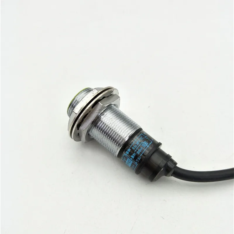 PR18-5DP 5mm Detection Noncontact 3 Wires Inductive Proximity Switch PNP NO DC 6-36V