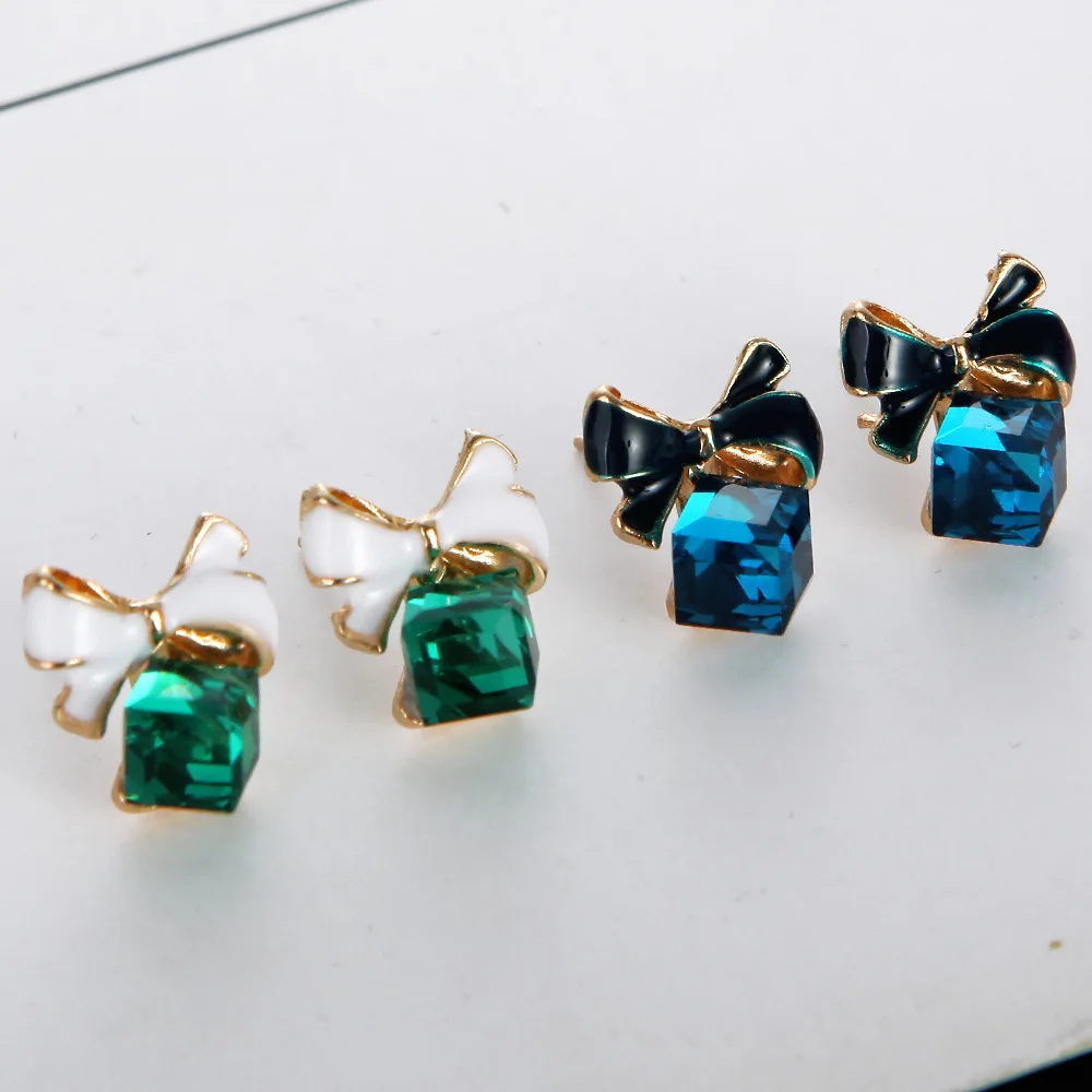 2018 Hot Sale New Fashion Jewelry Chic Shimmer Bow Cubic Crystal Blue Earrings Rhinestone Stud Earrings For Women Brincos
