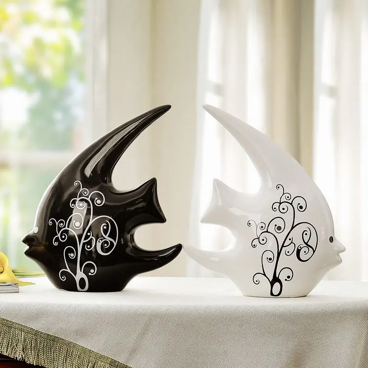 Exquisite Interesting Chinese Modern Porcelain Black and White Double Cute Fish Decoration Statues