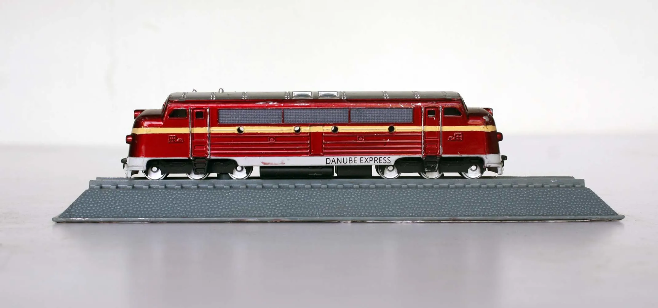 

1/160 New Die Casting Metal N Ratio Static Train Model Shows Exquisite Workmanship, Collection Of Gifts