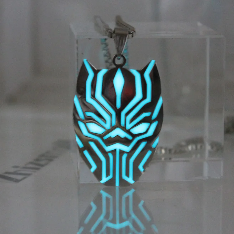 Stainless steel Necklace GLOW in the DARK T\'Challa handmade pendant necklaces Fashion Men Women Gift Movie Jewelry Accessories