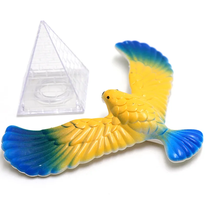 Lustige Magie Vogel Ausgleich Adler Mit Pyramide Stand Schreibtisch Spaß Gadgets Neuheit Spielzeug Für Kinder Kinder Geburtstag Geschenke