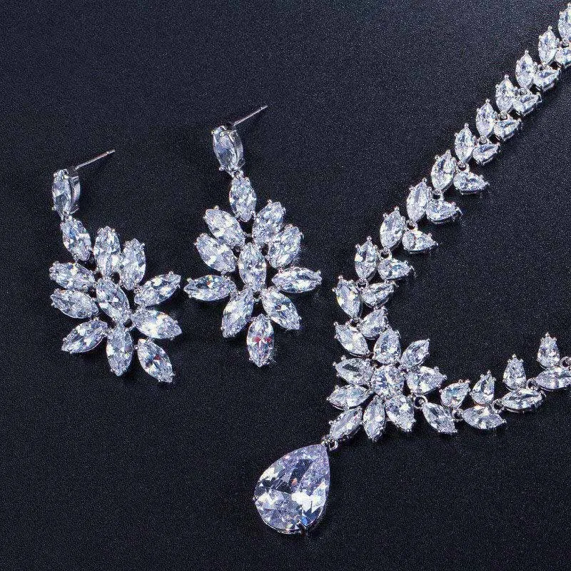 

ThreeGraces Luxury Shiny White Cubic Zirconia Big Flower Drop Earrings Necklace Wedding Bridal Party Jewelry Set for Women JS008