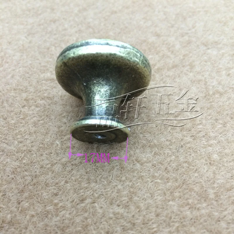 Factory direct zinc alloy handle small furniture drawer handle small hole handle with one hand wholesale