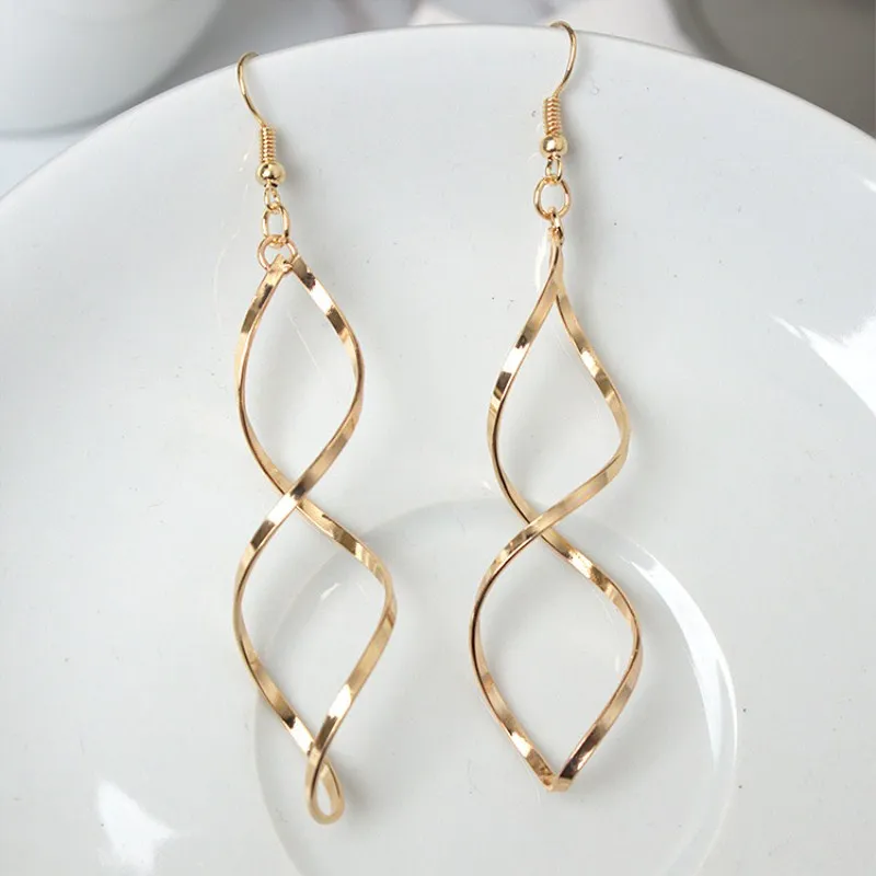 New Simple Spiral Curved Long Drop Earrings for Women Wave Design Fashion Female Stud Jewelry Party Wedding Cute Earring