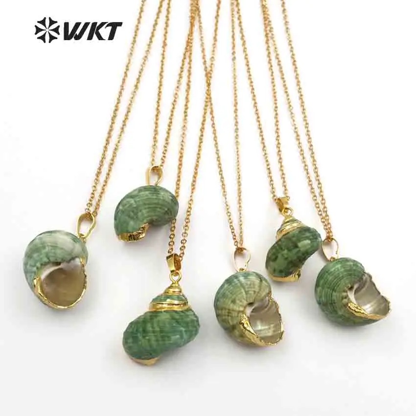 WT-JN052 WKT Natural trumpet shell necklace full green color with gold trim cowrie shell pendant 18