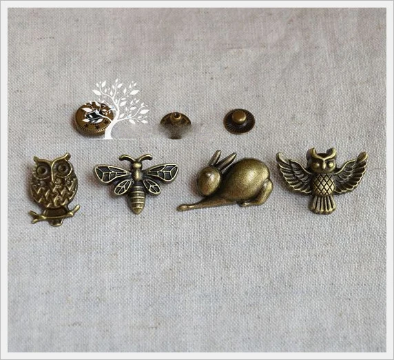 Vintage Bronze Del Metallo di Colore con Bottone a Pressione Owl Bee Disegno Cucito Accessori in Pelle Della Decorazione Del Mestiere Commercio