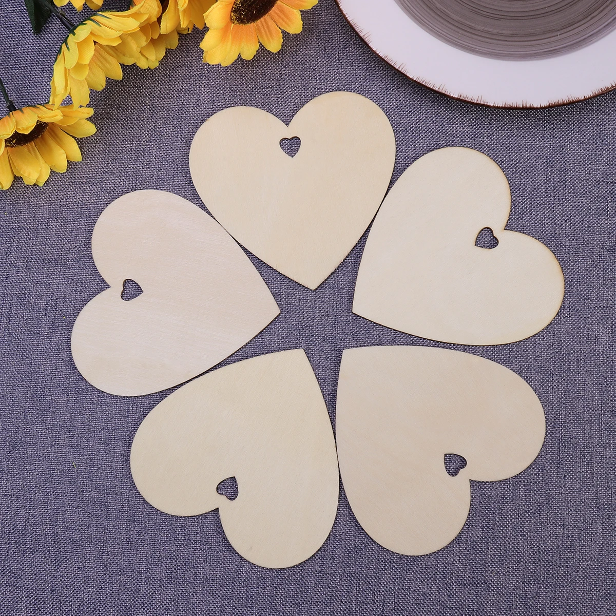 50pcs 100mm Unfinished Wooden Hearts Blank Wood Slices Gift Tags For Wedding Wooden Circle Discs for Christmas Painting