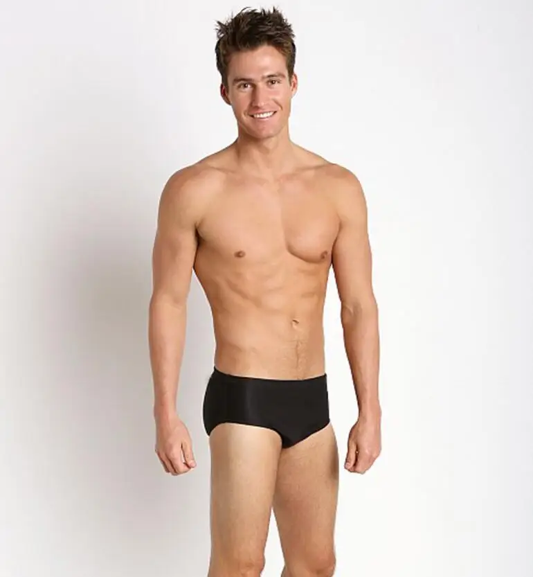 Men\'s swimming trunks Low-waisted flat-horn swimsuit Super speed dry sexy bikini Private customized