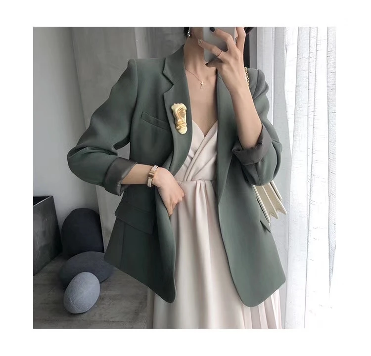 Rongho Vintage metal mask Brooches for women gold face pins femme brooch hyperbole pin jewelry