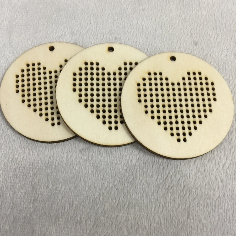 

20pcs laser cut wood circle pendant with heart crossstitch necklace blank