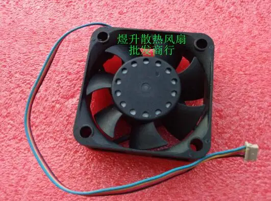 Original  50*50*15 MGT5012XR-W15 DC12V 0.20A 5CM  4 wire PWM fan