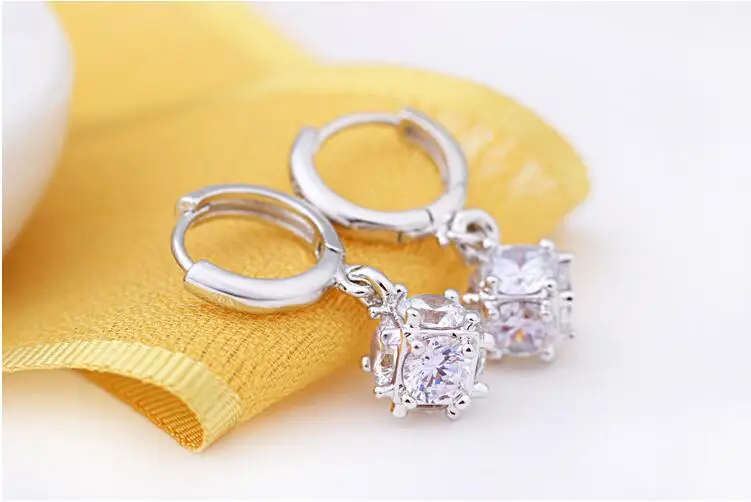 New Arrival Hot Sell Fashion Shiny Crystal 925 Silver Needle Ladies Stud Earrings Jewelry Gift Wholesale No Fade Women