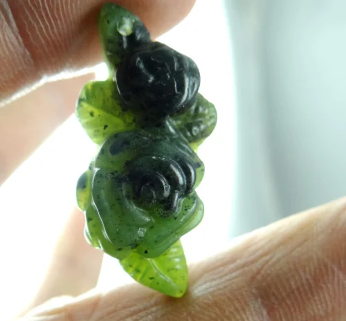 natural stone Turquoises Quartz crystal hand-carved statue of Roses amulet pendant for diy jewelry making necklace Accessories