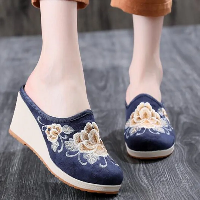 Floral Embroidered Women Slippers Summer Wedges Sandals Ladies Platform Shoes Vintage Pumps Slides Casual Creepers Shoes