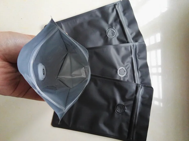 50pcs Matt Black/White Stand up Aluminum Foil Valve Ziplock Bag Coffee Beans Storage Bag One-way Valve Moistureproof Pack Bags