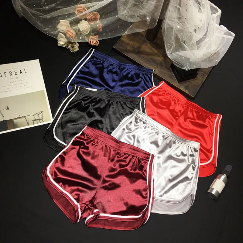 กางเกงขาสั้นผู้หญิงใหม่กางเกงขาสั้นผ้าไหมชายหาดสีขาวลำลองสีขาว EGDE ฤดูร้อน