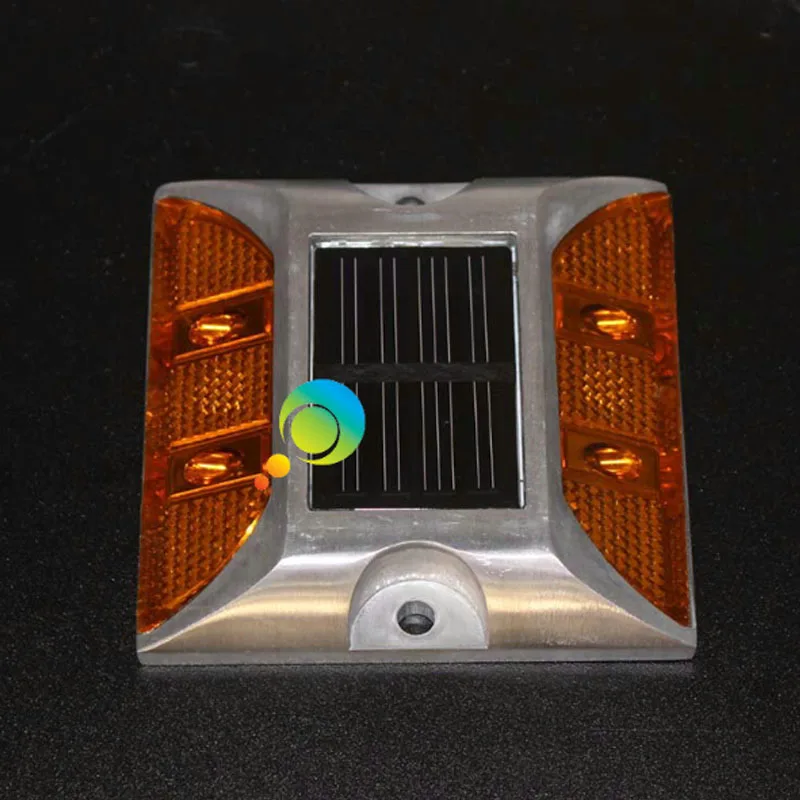 Conception de route solaire deux côtés | Clignotants jaunes, goujon de route solaire, réflecteur d'avertissement, panneaux de route, construction