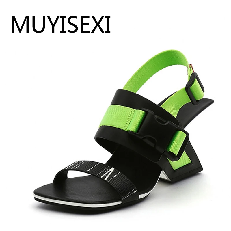 Green Gladiator Sandals 8cm Fretwork Strange Heel Women Sandals Summer Wedge Women Shoes Black White HL155 MUYISEXI