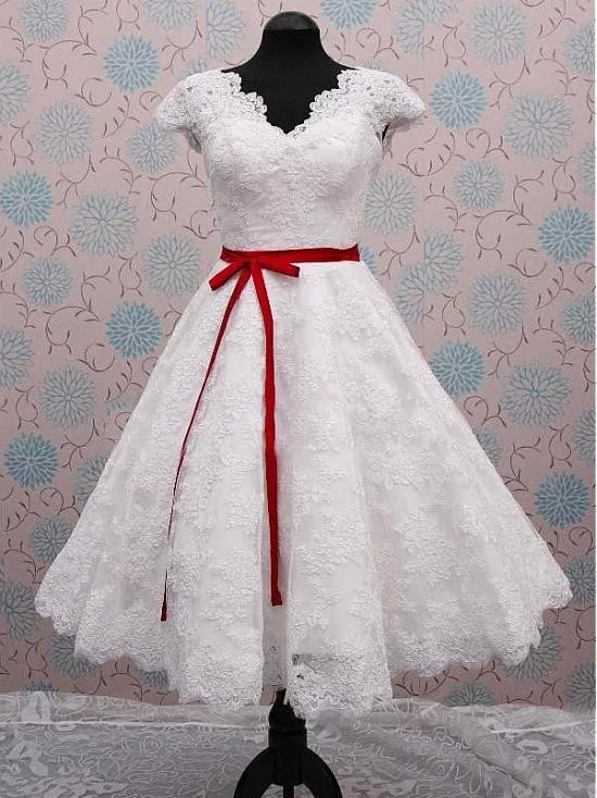 2025 New High Quality V Neck A Line Lace Short Wedding Dress with Sash Bridal Party Gowns Robe De Mariage