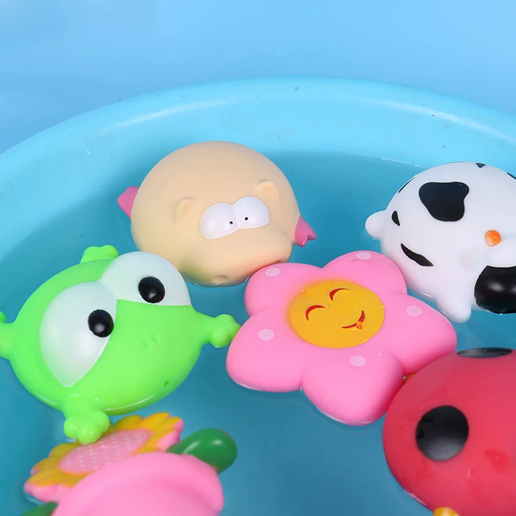 Baby Bath Toys Soft Rubber Water Spray Colorful Animals Model Squeeze Sound Spraying Beach Bathroom Toys for Infant Kids Gift