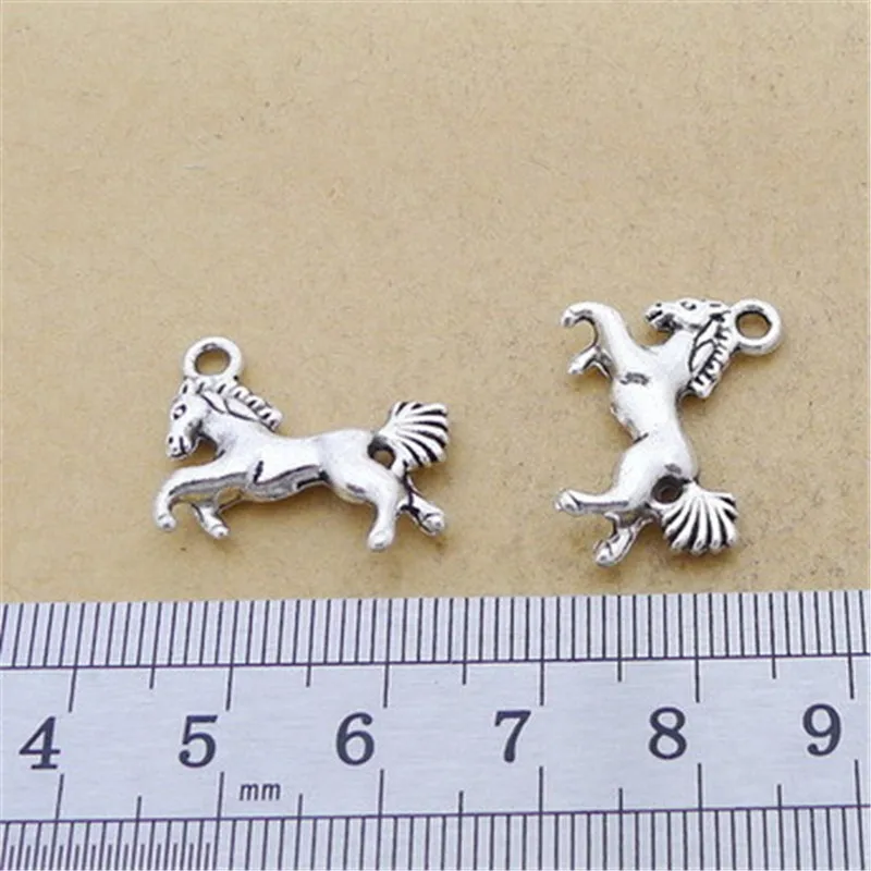 BULK 30 Antique Silver Plated Zodiac 3D Horse Charms the Winner Free Spirit Animal Metal Pendants Jewelry Making  19*13mm 1.9g