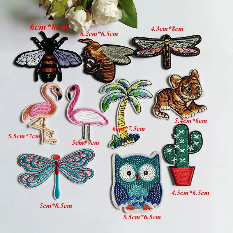 10pcs/lot MIX Patch Cute Cartoon Iron On Cheap Embroidered Patches For Kids Clothes Fabric Stickers Applique Sewing Supplies Dec