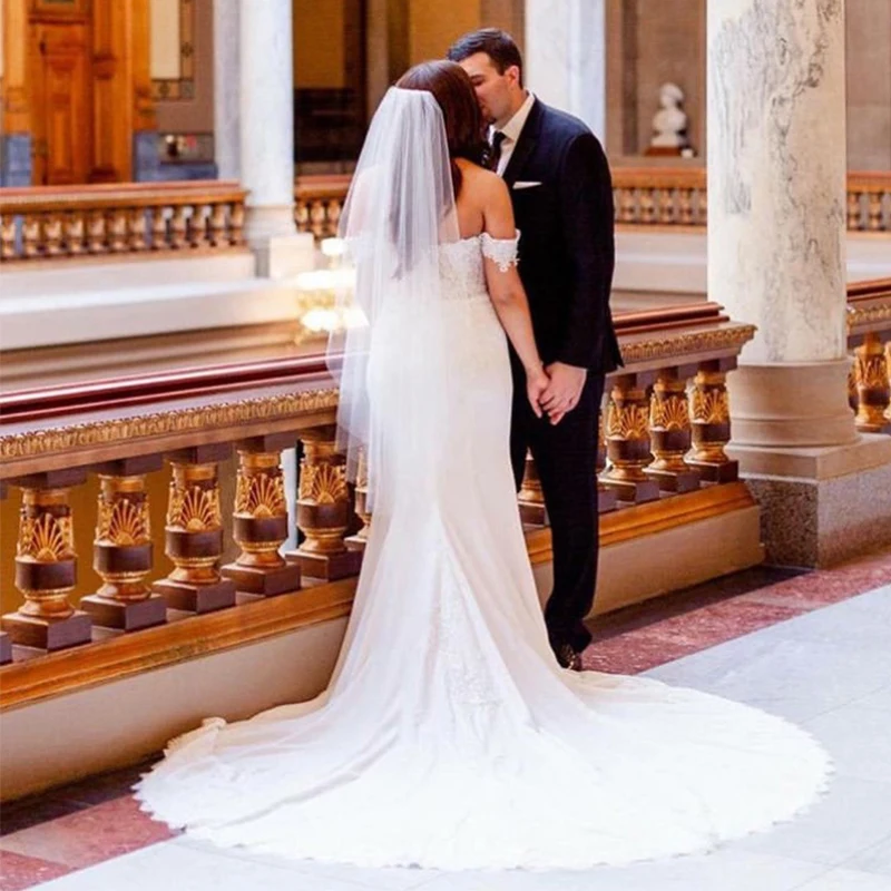 Robe de mariée blanche ivoire à épaules dénudées, col bateau, avec Appliques, traine de chapelle, pour mariage à l'église