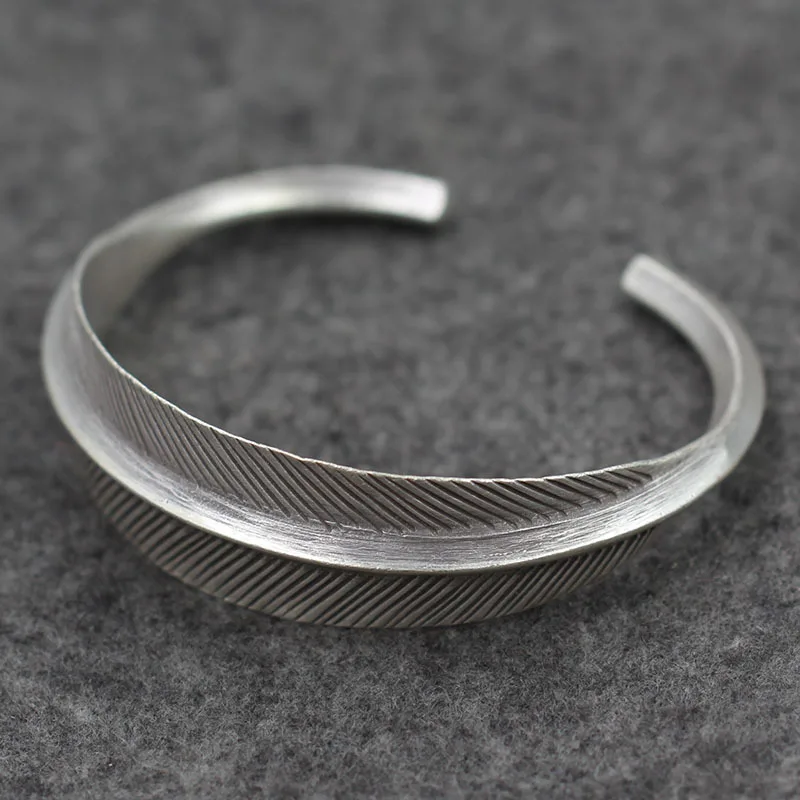 

Original Wide S925 Sterling Silver Retro Thai Silver Leaf Feather Thailand Chiang Mai Handmade Men And Women Open Ended Bangle