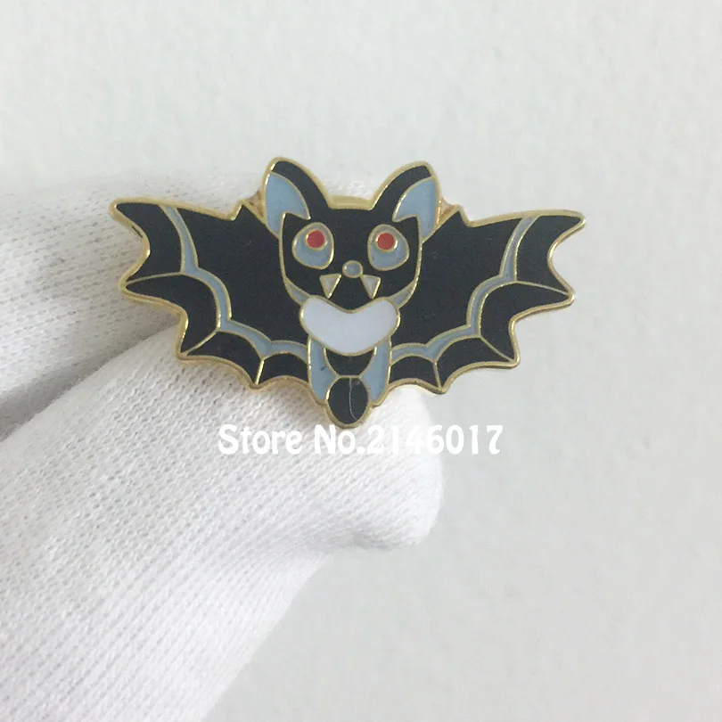 Quality Halloween Enamel Bat Pins Cute Vampire Badge Kawaii Spooky Brooch Jewelry Spoops 30mm Length Black Bats Lapel Pin