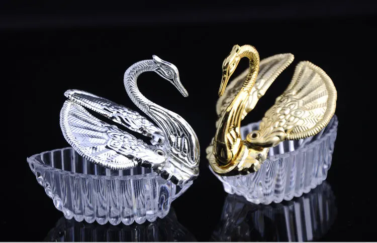 120pcs European Style Food Grade Plastic Swan Shape Candy Box Wedding Gift Box Wedding Favors Holders W9983