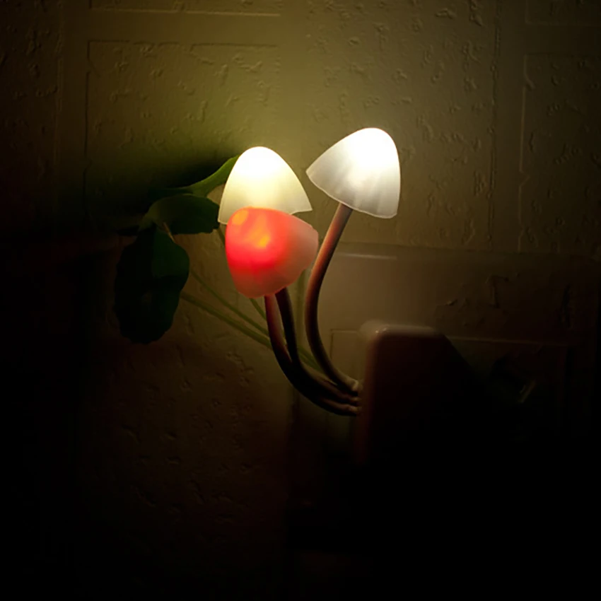 Lampu Kontrol Jamur Plug-In Lampu Malam LED Warna-warni Lampu Malam Sensor Senja Ke Fajar untuk Kamar Tidur, Lorong, Efisien Energi