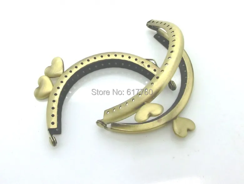 

Free Shipping-2PC Metal Frame Kiss Clasp Arch For Purse Bag Antique Bronze 8.6x5.3cm(Can Open Size:8.6x8.4cm) J2594