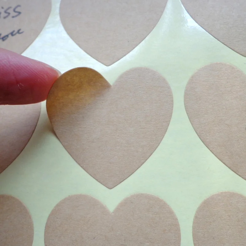 500 teile/los 3.5*3,6 cm leer Kraft Herz Design Aufkleber Etikett Party Geschenk Siegel Aufkleber handgemachtes Produkt Hochzeit Siegel
