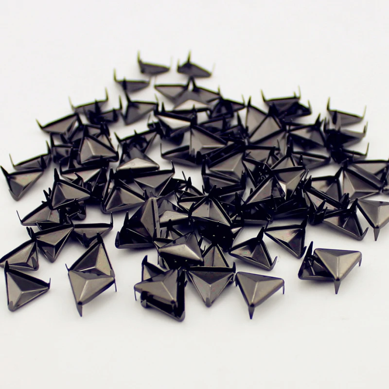 100pcs 2 Sizes Claws Triangle Rivets Leather Craft 4 Colors Punk Spikes For Clothes DIY Accessory Decorative Tire Studs