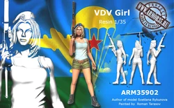 1:35 Resin kit  modern Soviet women drop