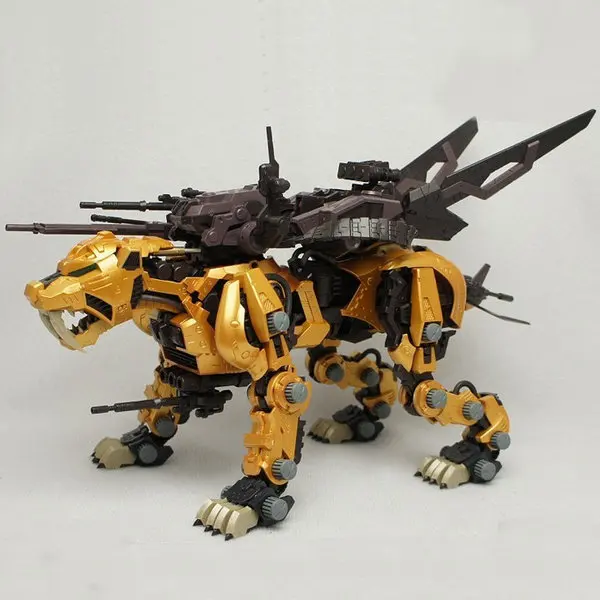 

BT 1/72 ZOIDS Saber tiger gold Assembled model Anime Action Figure Toys assembly Birthday Christmas gift