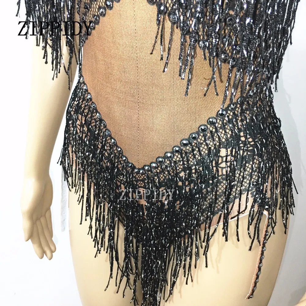 Roupa com borla brilhante, strass preto brilhante, pedras brilhantes, roupa para apresentação, vestuário de palco, peça única, collant para cantoras