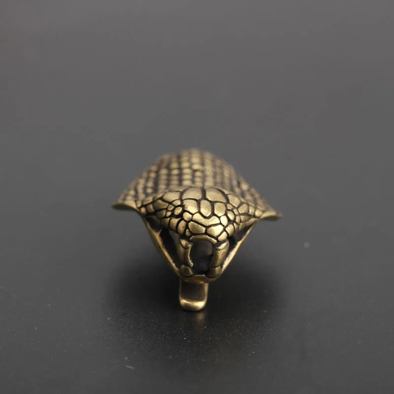 Vintage handmade Copper Cobra Head Keychains Pendant Retro Brass Snake Key Chain Belt Hang Cloth Hook Buckle Keyring Accessories