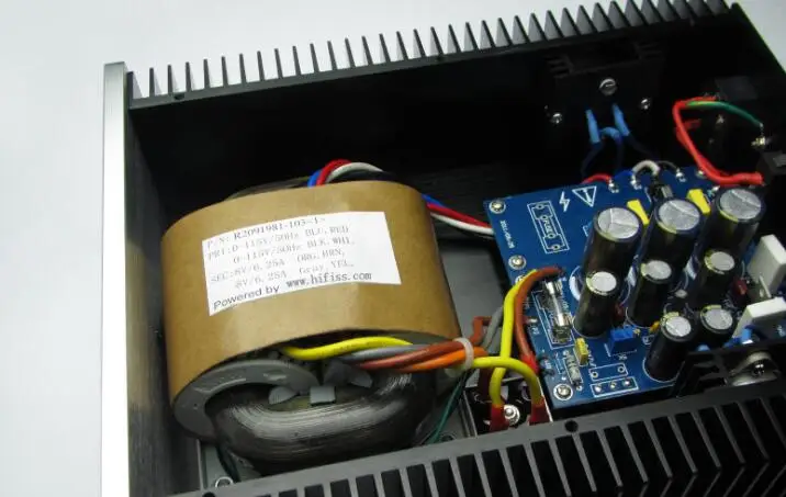 Teradak DC-100 w high performance linear power supply (12 v,5 v 6.35 A)