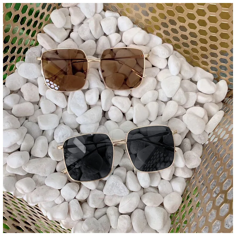 VWKTUUN Sunglasses Women Vintage Oversized Glasses Square Shades Metal Frame Womens Sunglasses UV400 Eyewear Ocean Lens Glasses