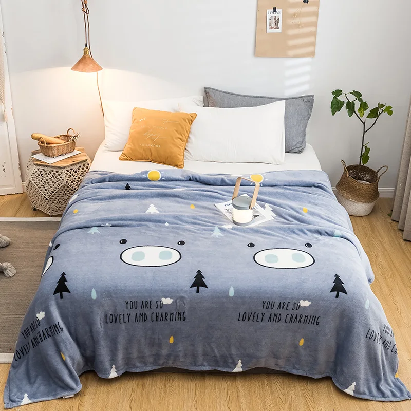 Blue Pig Bedspread Blanket 200x230cm High Density Super Soft Flannel to on for the Sofa/Bed/Car Portable Plaids