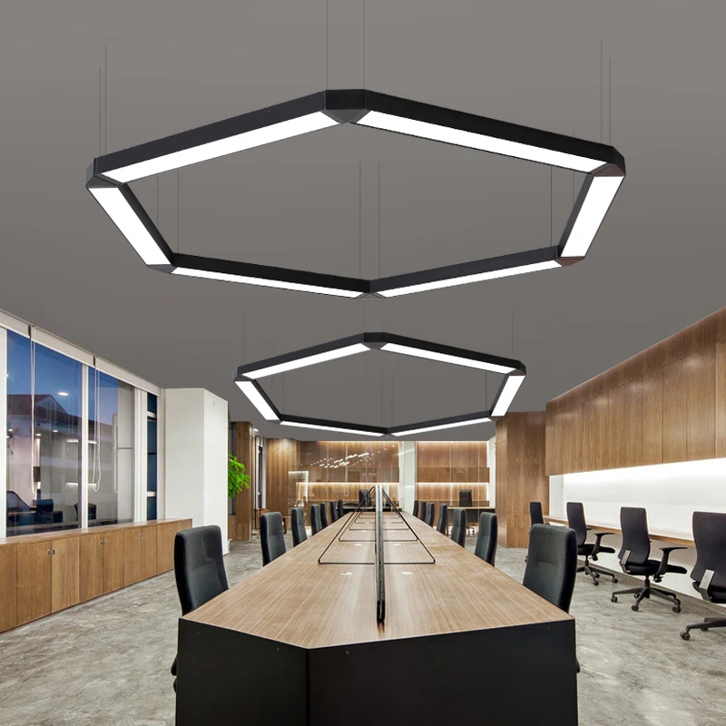 Lampe LED suspendue linéaire au design moderne, luminaire décoratif d'intérieur, idéal pour une salle de conférence ou un bureau