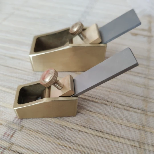 2pcs Flat bottom Mini brass planes, violin/guitar making tools