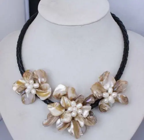 

FREE shipping Fashion Manual Handcraft Shell Flower with freshwater pearl necklace 18"