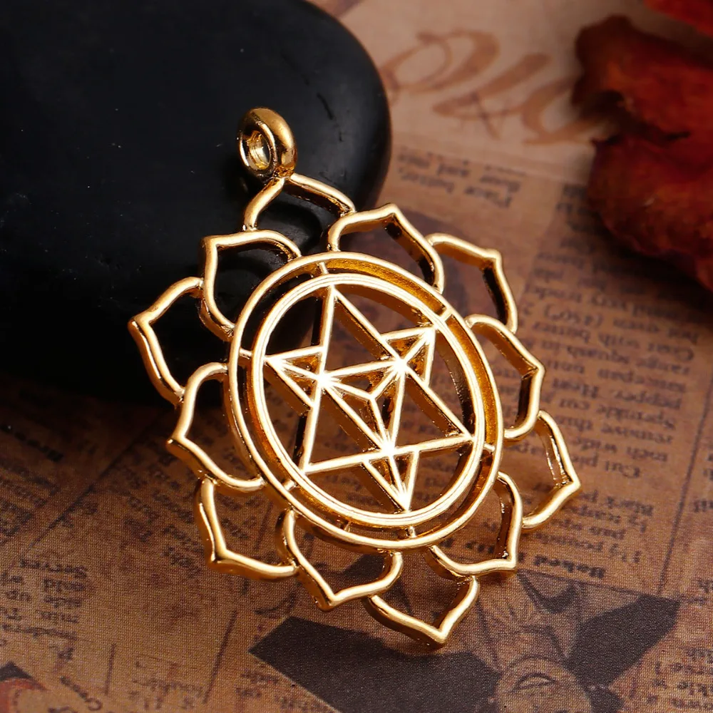 8Seasons Zinc Alloy Merkaba Meditation Pendants Round Gold Color Hollow Vintage Charms DIY Necklace Jewelry 38mmx 31mm, 10PCs