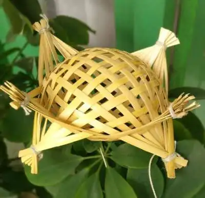 

Insect Grasshopper Bamboo Feeding Cricket Handmade Cage Small Box Outdoor Children Kids Gift Toy Exploring Ability Developing