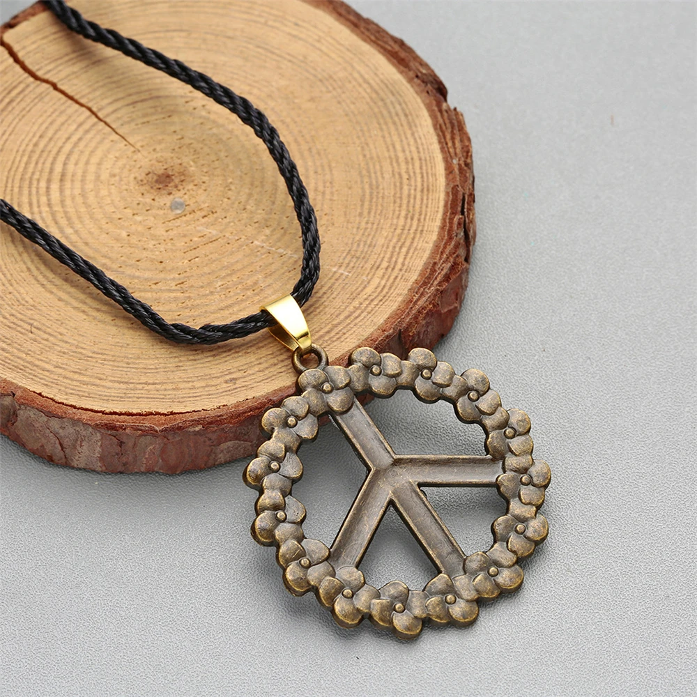 Men Slavic Peace Symbol Pendant Pacific Necklace Pacifism Flower Necklace For Women Jewelry Accessories Viking Amulet Necklace