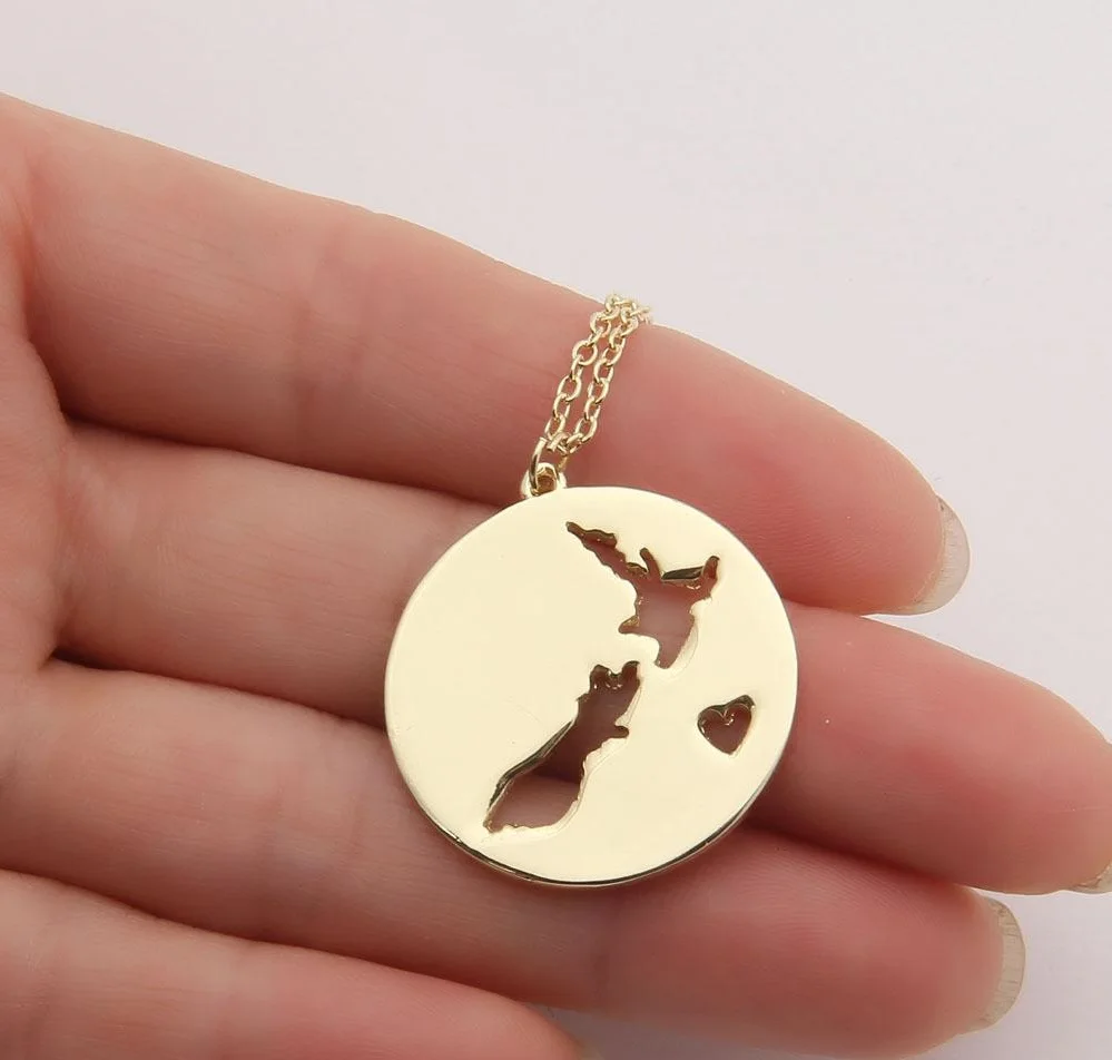 ZMZ 50pcs/Lot 2018 Europe/US Fashion New Zealand Map Necklace Country Auckland Australian Trip Keepsake